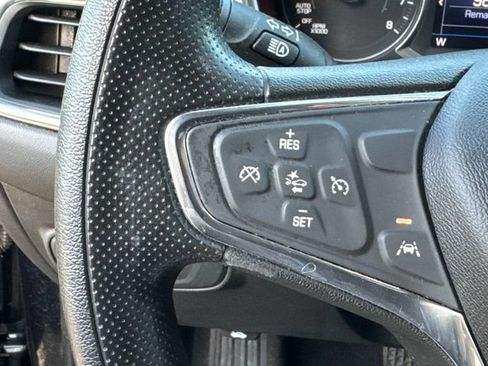 Used 2020 Chevrolet Equinox LT FWD image 29