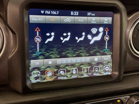 Used 2021 Jeep Wrangler Unlimited Sahara image 24