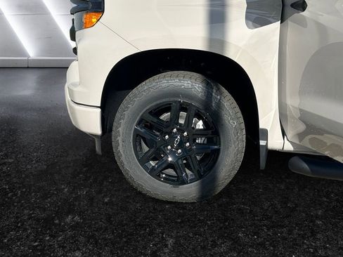 New 2026 Chevrolet Silverado 1500 Custom RWD image 9