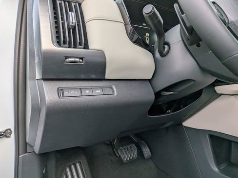 New 2026 Nissan Pathfinder SL image 17