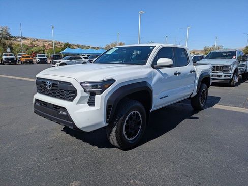 Used 2024 Toyota Tacoma TRD Off-Road w/ TRD Off Road Upgrade Package AWD/4WD image 7