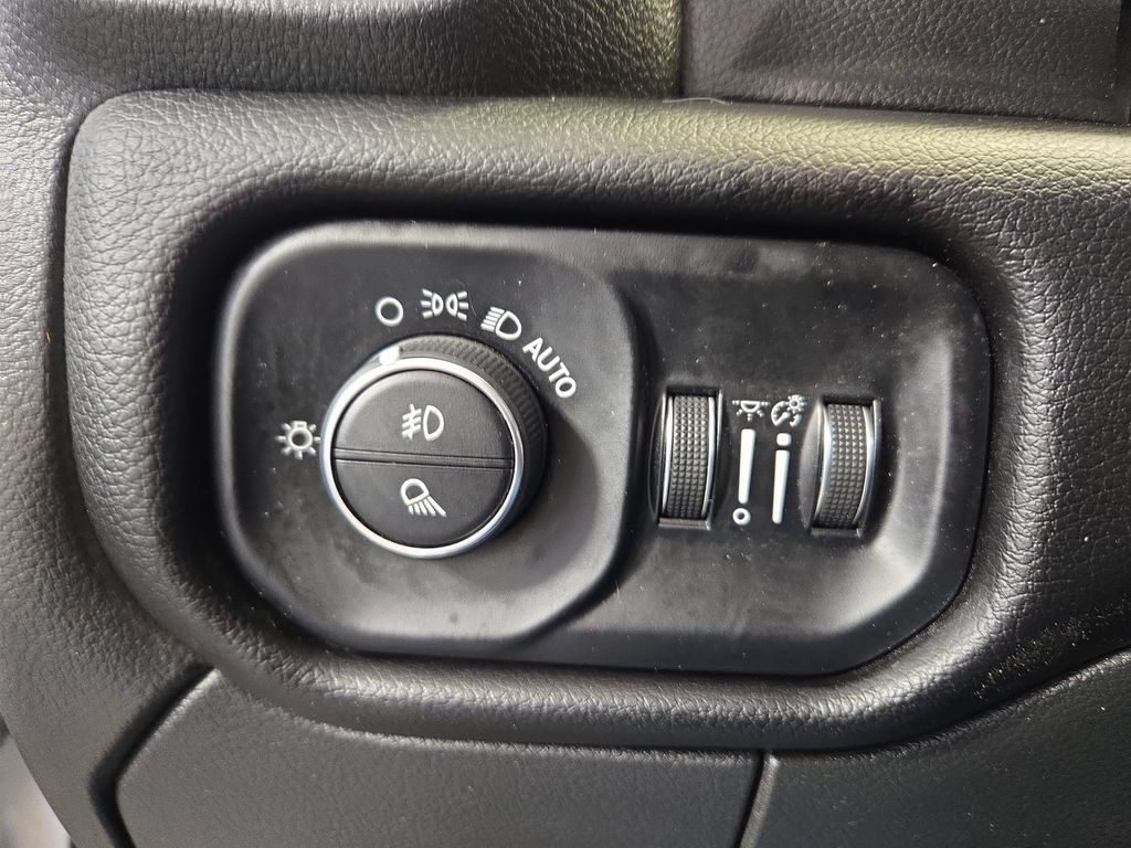 Used 2024 RAM 2500 Laramie AWD/4WD image 29