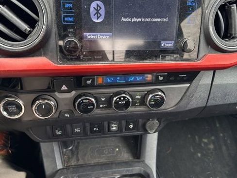 Used 2017 Toyota Tacoma TRD Off-Road image 35