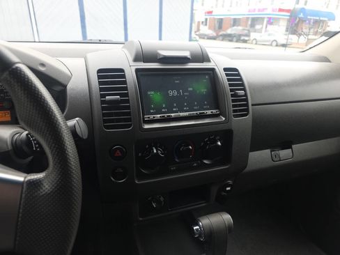 Used 2006 Nissan Frontier SE w/ (P01) Power Pkg image 9