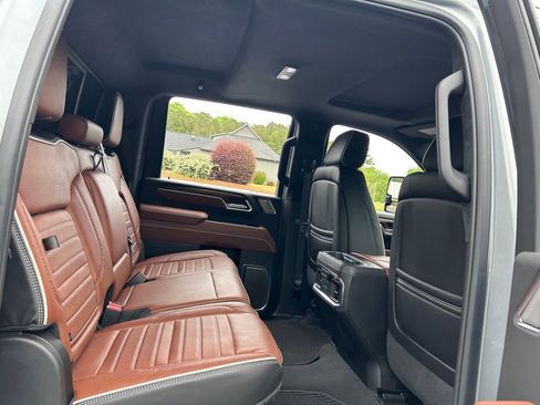 Used 2025 GMC Sierra 2500 Denali Ultimate image 51