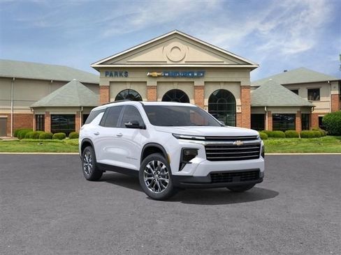 New 2026 Chevrolet Traverse LT FWD image 2