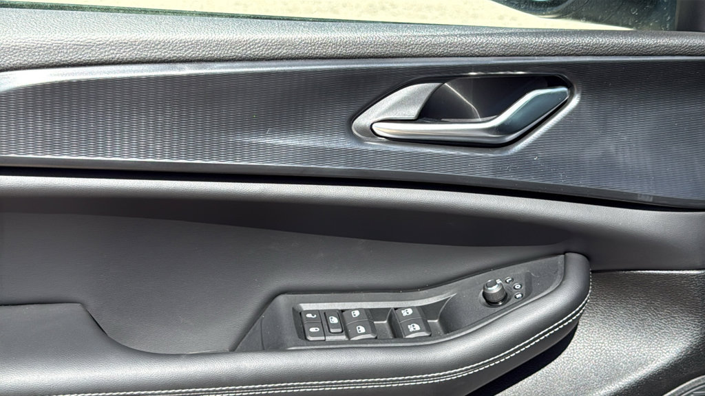 New 2027 Jeep Grand Cherokee Laredo RWD image 10