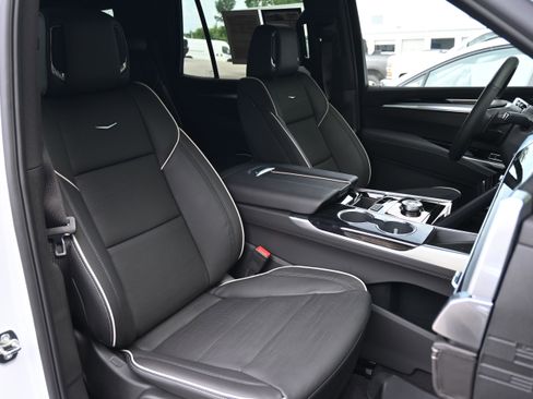 Used 2026 Cadillac Escalade Sport w/ LPO, ONYX Package AWD/4WD image 35