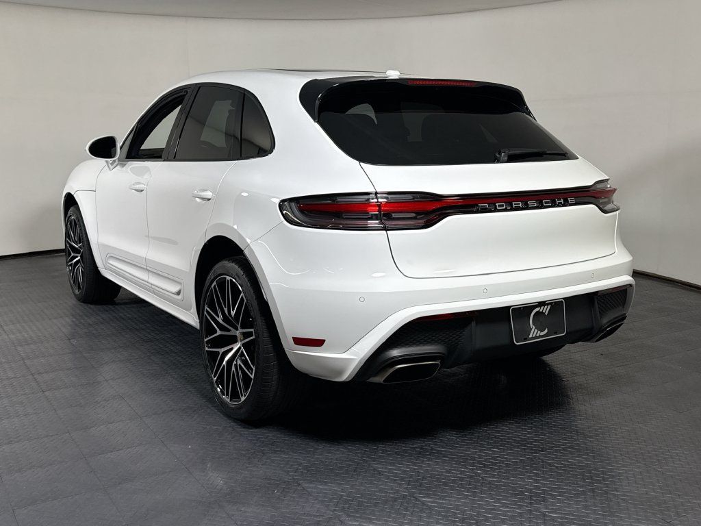 Used 2024 Porsche Macan AWD/4WD image 3