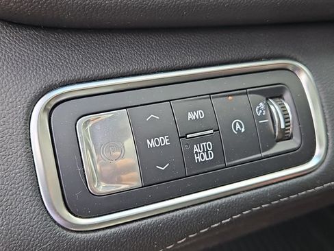 Used 2025 Buick Enclave Avenir AWD/4WD image 21