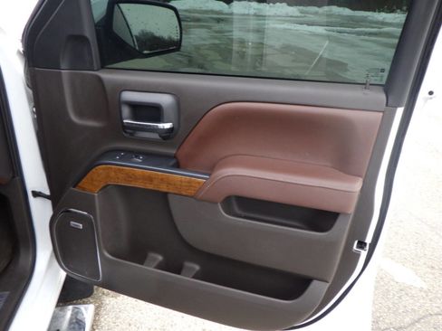 Used 2016 Chevrolet Silverado 1500 High Country w/ High Country Premium Package image 14