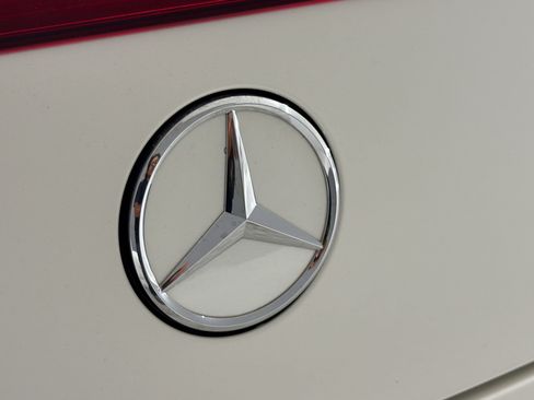 Used 2022 Mercedes-Benz EQS 580 4MATIC Sedan image 33