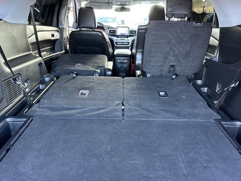 Used 2022 Ford Explorer XLT w/ Equipment Group 202A image 15