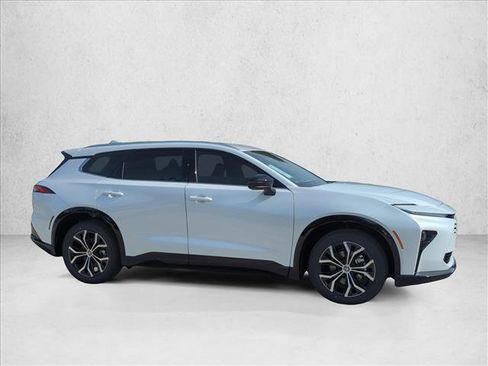 New 2025 Toyota Crown Signia image 4