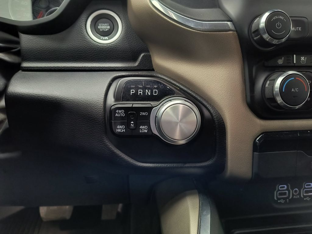 Used 2022 RAM 1500 Laramie AWD/4WD image 14