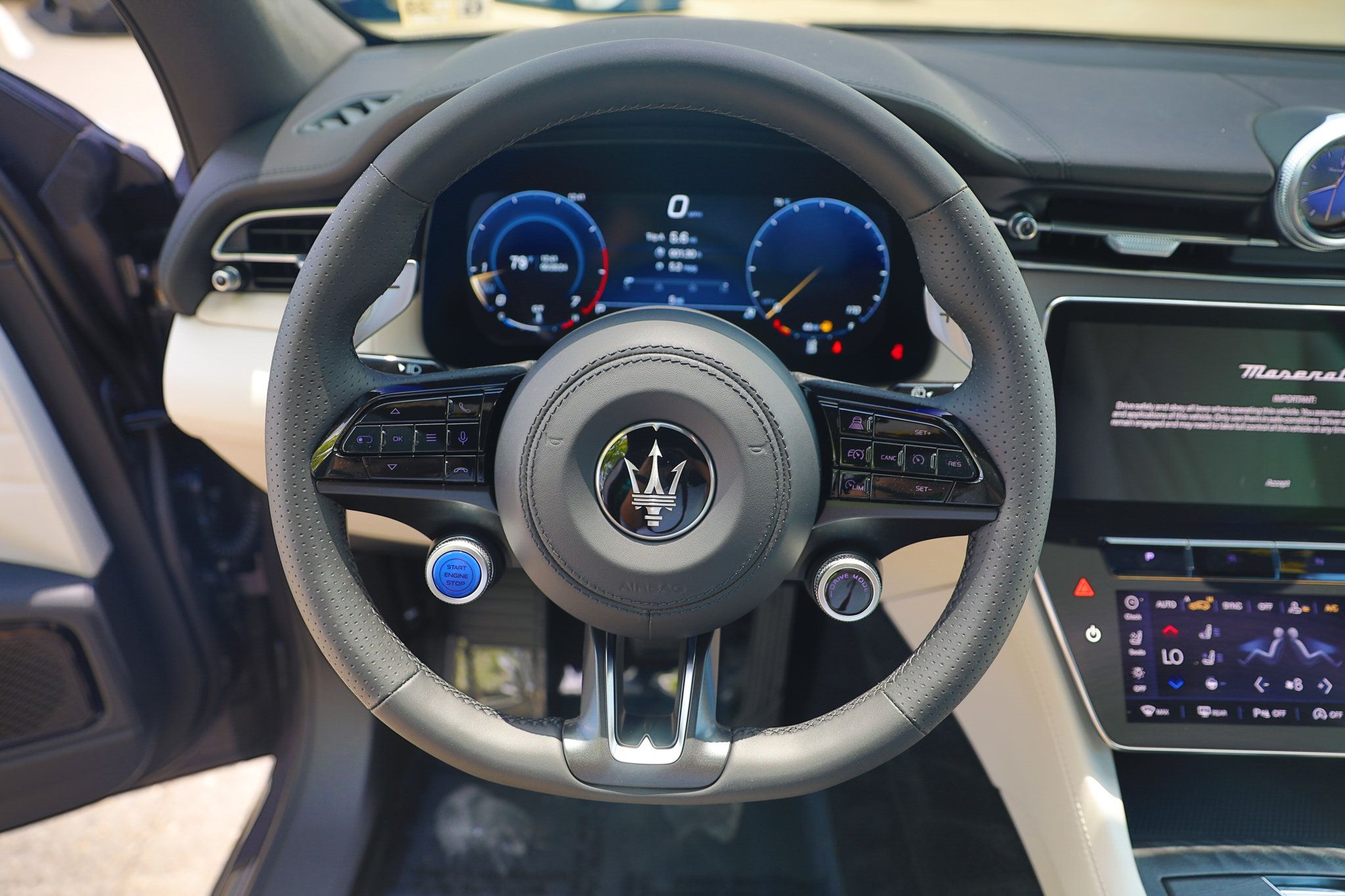 Used 2024 Maserati Grecale Modena AWD/4WD image 21