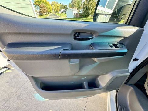 Used 2018 Nissan NV 3500 S image 23
