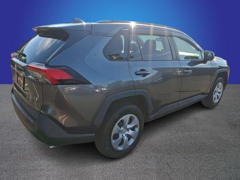 Used 2021 Toyota RAV4 LE FWD image 4