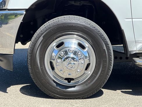 Used 2024 RAM 3500 Big Horn image 26