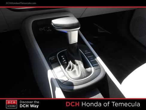 Used 2024 Hyundai Kona SEL FWD image 11