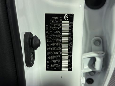 Used 2024 Toyota Corolla LE FWD image 34