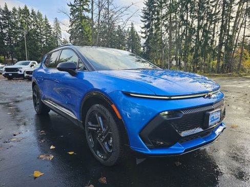 New 2026 Chevrolet Equinox EV RS image 3