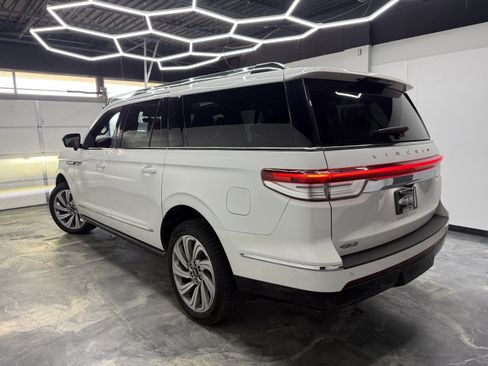 Used 2023 Lincoln Navigator L Reserve w/ Equipment Group 201A image 7