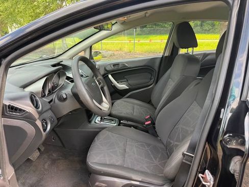 Used 2013 Ford Fiesta SE w/ Super Fuel Economy Pkg FWD image 7