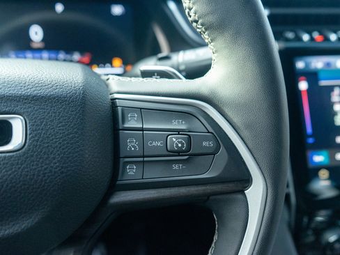 Used 2023 Jeep Grand Cherokee L Limited w/ Luxury Tech Group II image 26