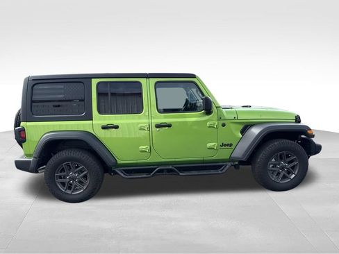 Used 2025 Jeep Wrangler Unlimited Sport AWD/4WD image 2