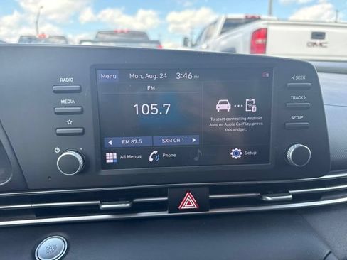 Used 2022 Hyundai Elantra SEL FWD image 20