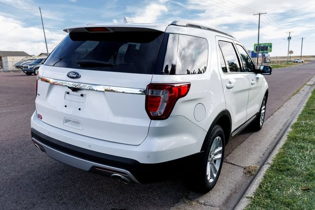 Used 2016 Ford Explorer XLT w/ Equipment Group 202A FWD image 5