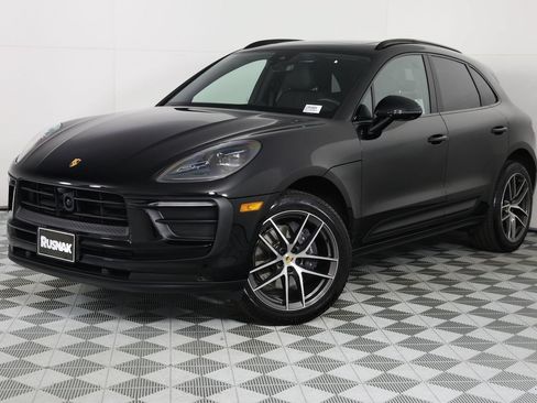 Certified 2026 Porsche Macan AWD/4WD image 1