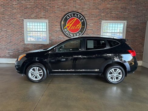 Used 2013 Nissan Rogue SV image 15