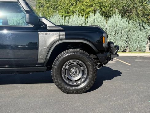 Used 2024 Ford Bronco Everglades AWD/4WD image 6