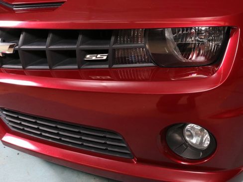 Used 2010 Chevrolet Camaro SS RWD image 9