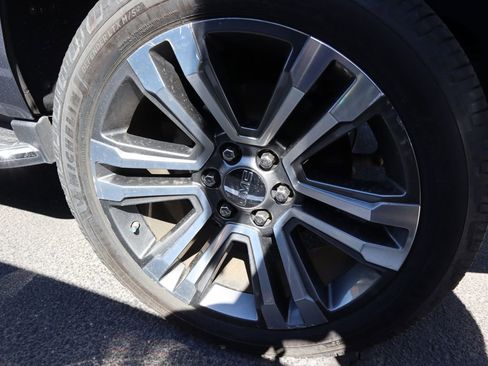 Used 2019 GMC Yukon Denali w/ Open Road Package image 16