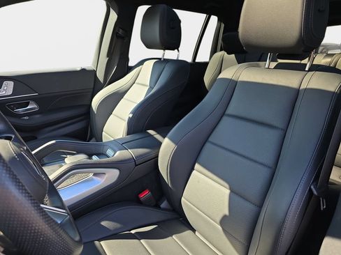 Used 2025 Mercedes-Benz GLS 450 4MATIC w/ AMG Line Exterior image 18