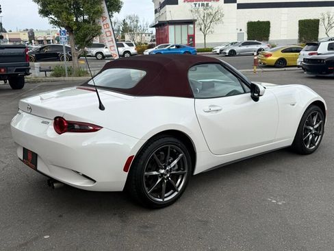Used 2018 MAZDA MX-5 Miata Grand Touring RWD image 15