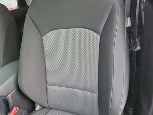 Used 2025 Kia Soul LX w/ LX Technology Package FWD image 24