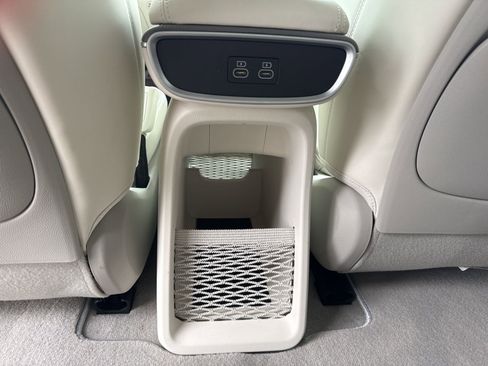 Used 2024 Genesis GV60 RWD image 18