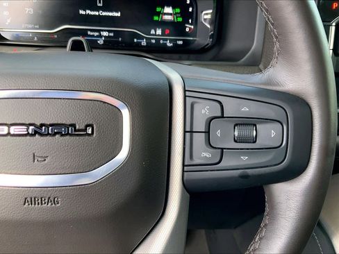 Used 2024 GMC Yukon XL Denali w/ Advanced Technology Package image 25