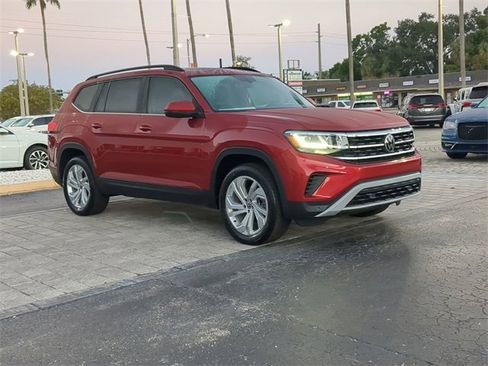 Certified 2022 Volkswagen Atlas SE w/ Panoramic Sunroof Package image 2