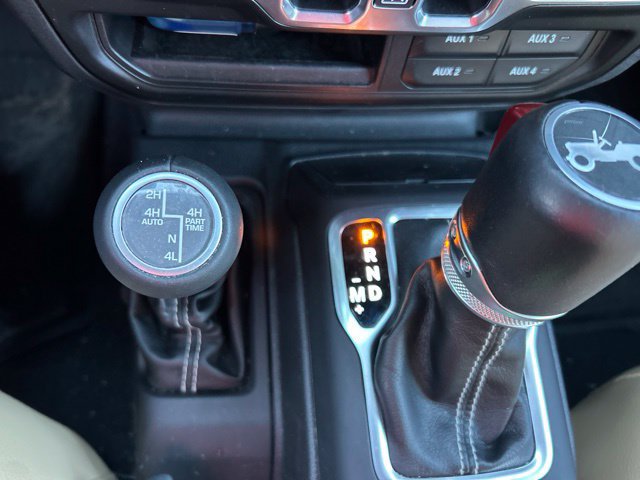Used 2018 Jeep Wrangler Unlimited Sahara AWD/4WD image 18