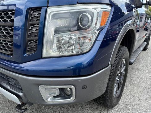 Used 2016 Nissan Titan PRO-4X w/ Pro-4x Convenience Package AWD/4WD image 14