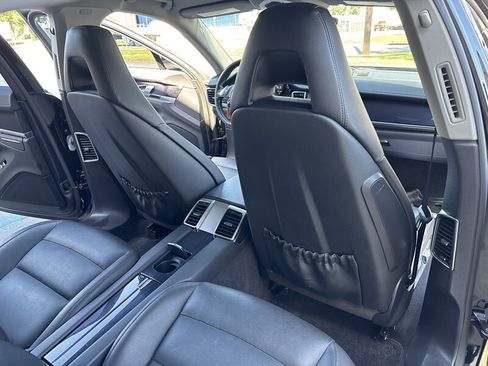 Used 2014 Porsche Panamera 4 AWD/4WD image 33