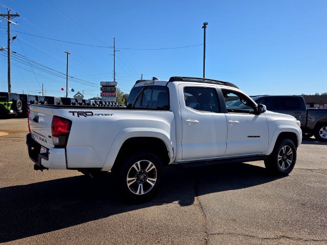 Used 2018 Toyota Tacoma TRD Sport w/ Technology Package RWD image 14