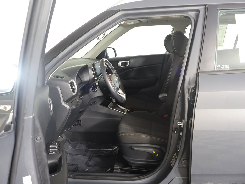 Used 2024 Hyundai Venue SEL FWD image 28