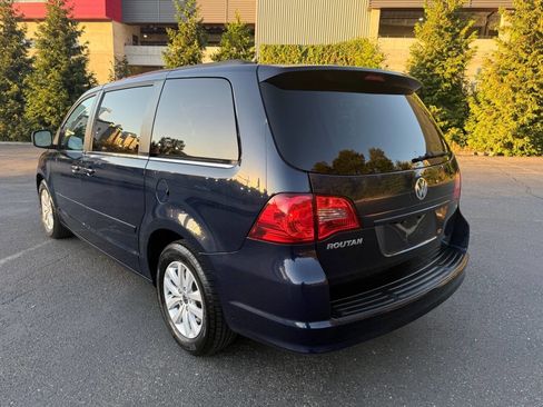 Used 2014 Volkswagen Routan SE image 5