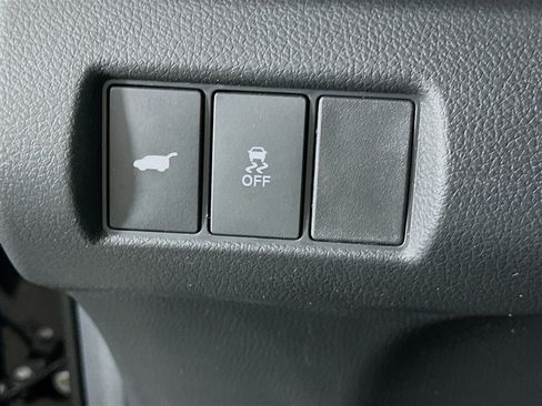 Used 2025 Honda Pilot EX-L image 17